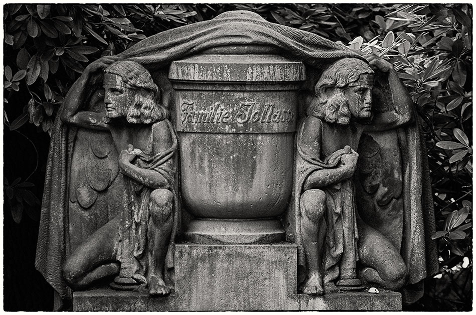 Grabmal Jollasse (1921) — Friedhof Ohlsdorf — Michael Wassenberg