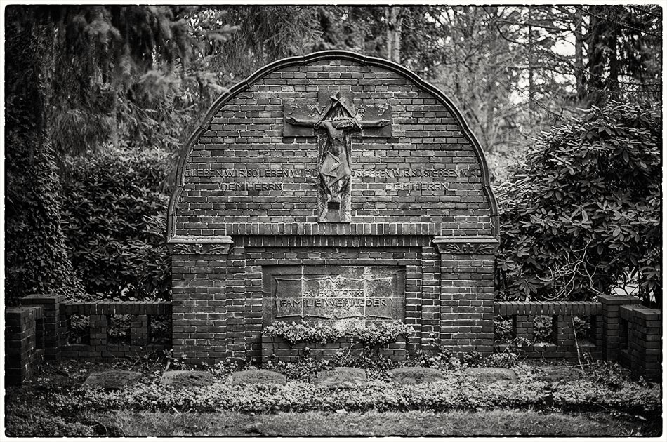 Grabmal Weissleder (1921) — Friedhof Ohlsdorf — Michael Wassenberg
