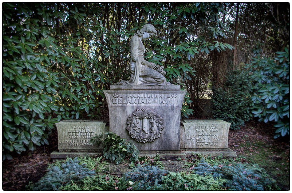 Grabmal Urbaniak – Lohr — Friedhof Ohlsdorf — Michael Wassenberg