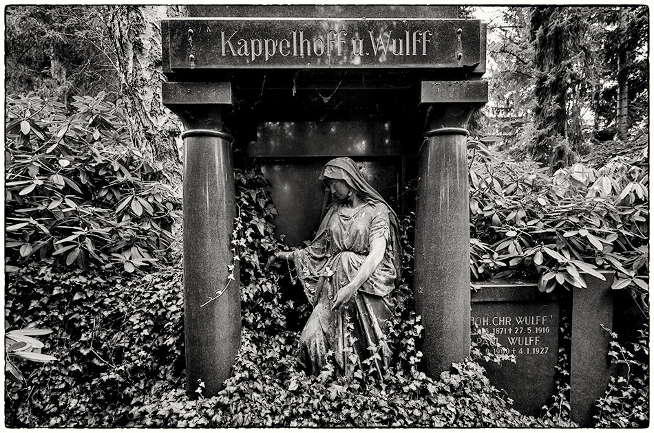 Grabmal Kappelhoff/Wulff (1916) — Friedhof Ohlsdorf