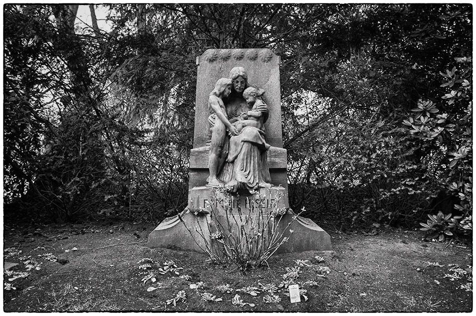 Grabmal Familie H. Seif vormals Puls (1908) – Friedhof Ohlsdorf – Michael Wassenberg