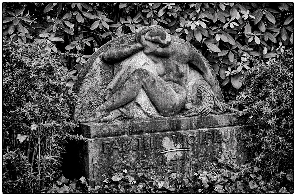 Friedhof Ohlsdorf – Grabmal Wolfrum