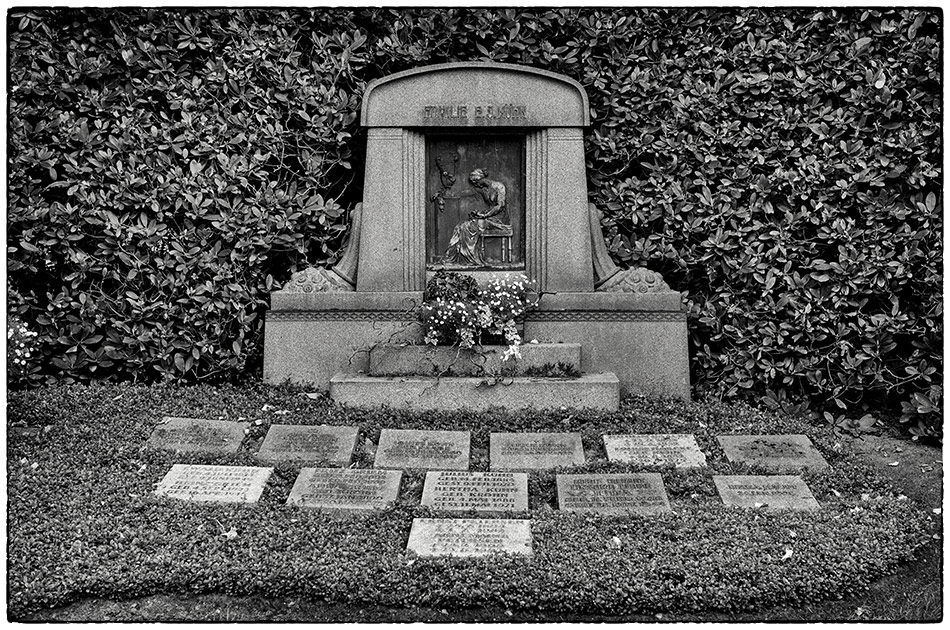 Grabmal Kühn · Friedhof Ohlsdorf