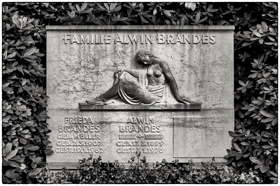 Grabmal Brandes · Friedhof Ohlsdorf · 2016-09-19