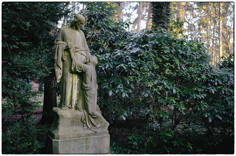 Grabmal Kayser (1908) · Friedhof Ohlsdorf · Michael Wassenberg · 2016-12-29
