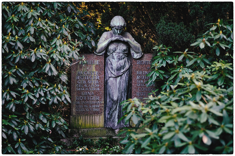 Grabmal Röttger (1931) · Friedhof Ohlsdorf · Michael Wassenberg · 2016-12-29