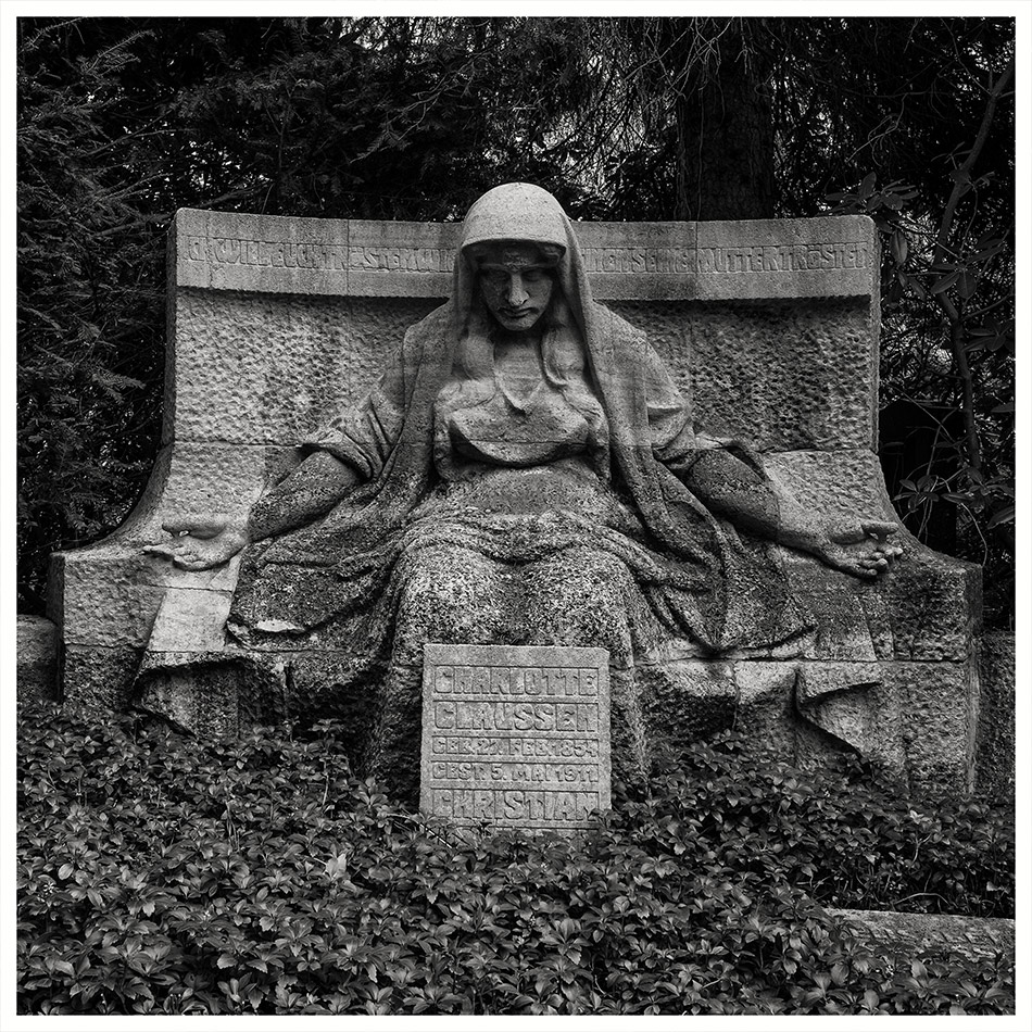 Grabmal Claussen (1912) · Friedhof Ohlsdorf · Michael Wassenberg · 2017-03-26