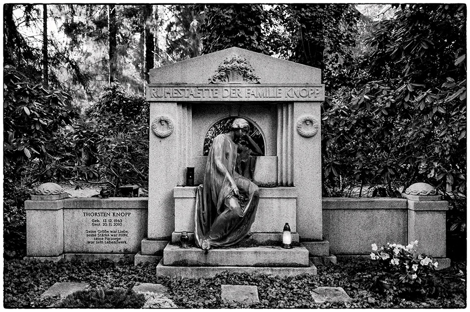 Grabmal Knoop · Friedhof Ohlsdorf · Michael Wassenberg · 2017-01-15