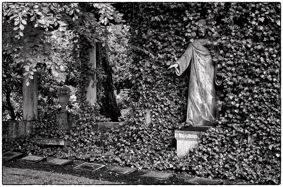 Grabmal Pulvermann (1913) · Friedhof Ohlsdorf · Michael Wassenberg · 2017-06-04