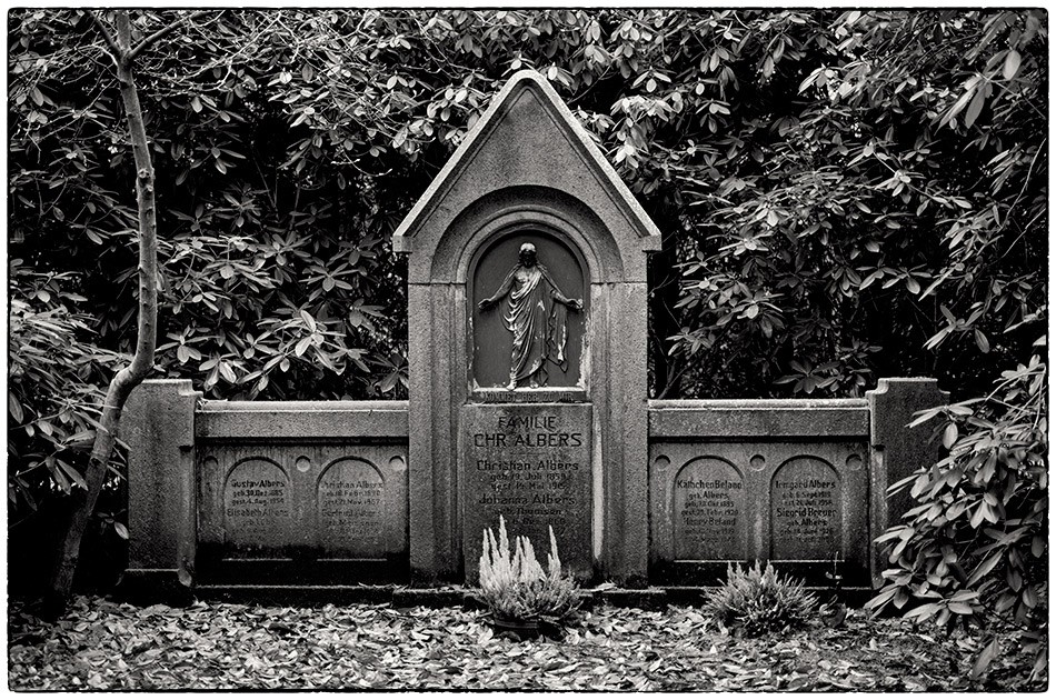 Grabmal Albers (1916) · Friedhof Ohlsdorf · Michael Wassenberg · 2017-12-10