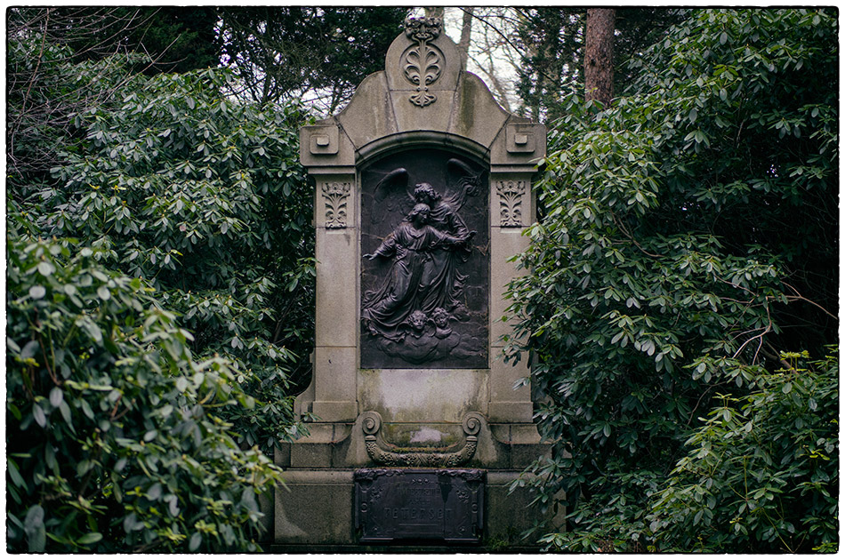 Grabmal Petersen, ehemals Grabmal Neugebauer (1908) · Friedhof Ohlsdorf · Michael Wassenberg · 2017-12-25