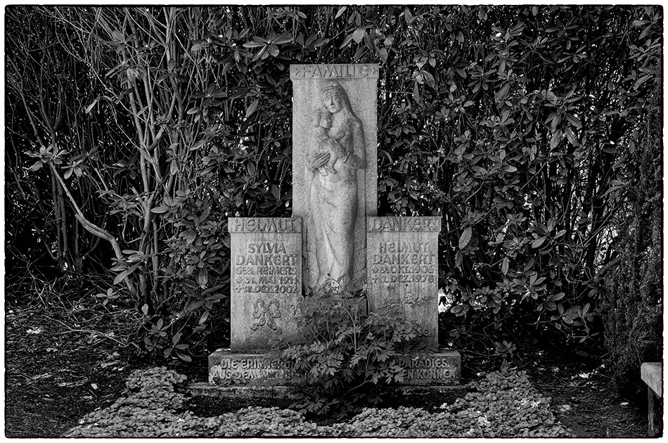 Grabmal Dankert · Friedhof Ohlsdorf · Michael Wassenberg · 2018-05-05