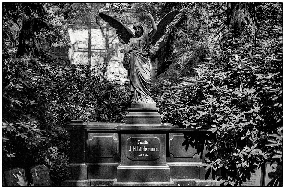 Grabmal Lüdemann · Friedhof Ohlsdorf · Michael Wassenberg · 2018-05-05
