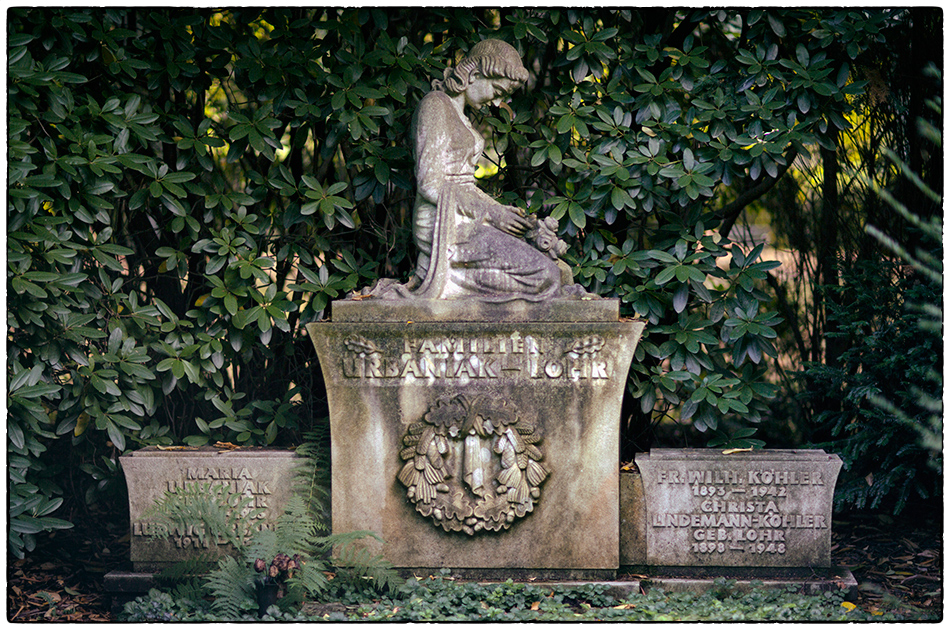 Grabmal Urbaniak – Lohr (1942) · Friedhof Ohlsdorf · Michael Wassenberg · 2018-10-03