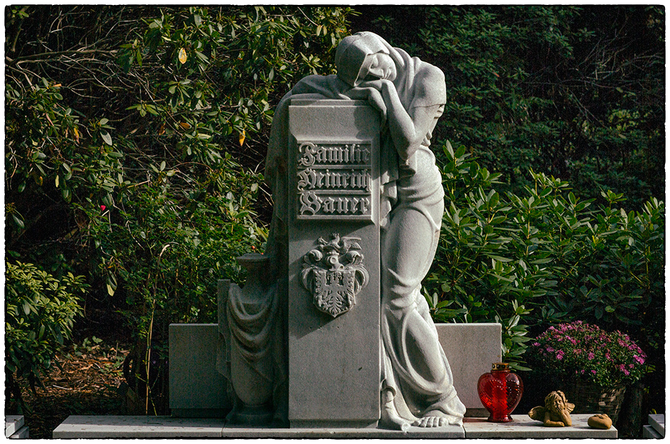 Grabmal Bauer (1936) · Friedhof Ohlsdorf · Michael Wassenberg · 2018-10-03