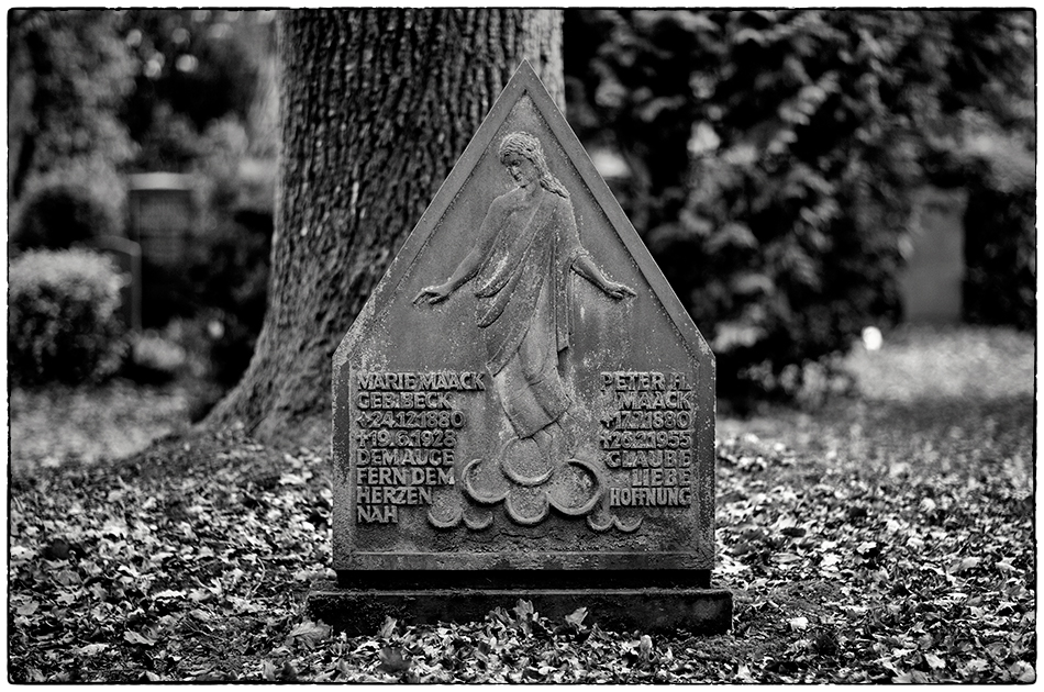 Grabmal Maack (1928) · Friedhof Ohlsdorf · Michael Wassenberg · 25.11.2018