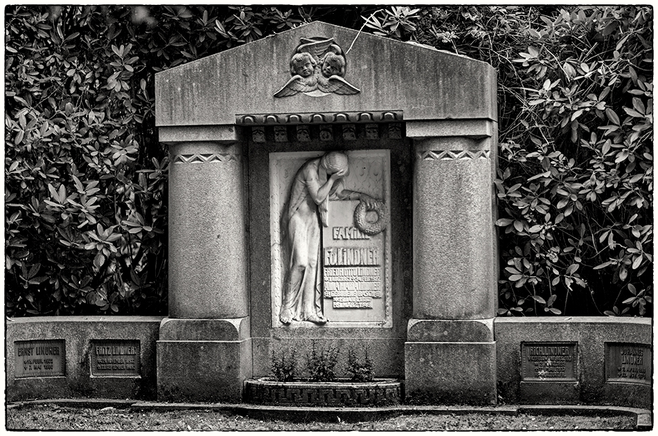 Grabmal Lindner (1912) - Friedhof Ohlsdorf - 15.07.2019