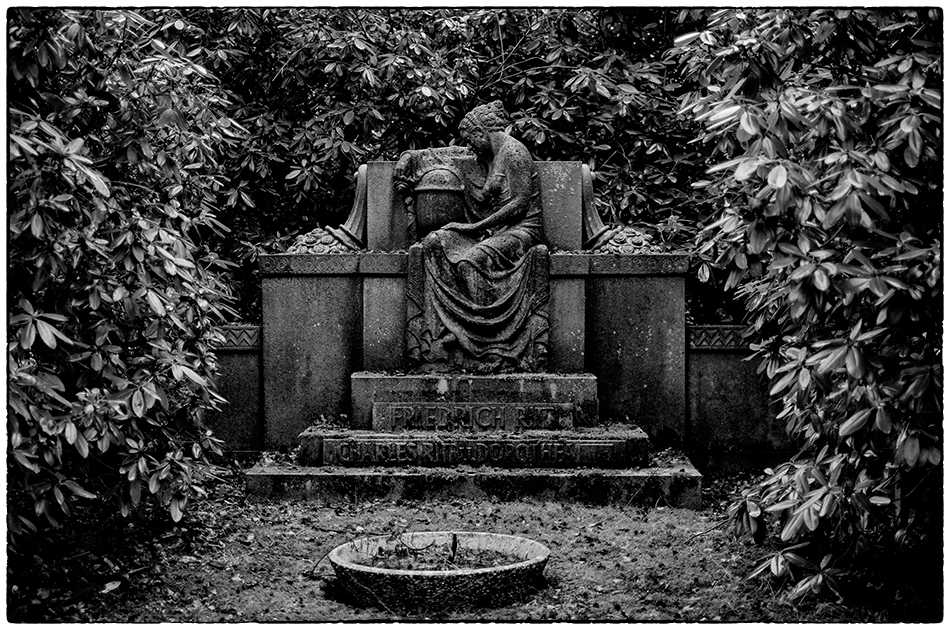 Grabmal Ritt · Friedhof Ohlsdorf · Michael Wassenberg · 25.12.2019