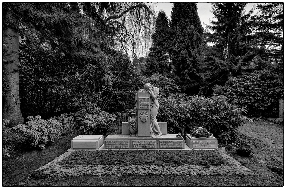 Grabmal Bauer (1936) · Friedhof Ohlsdorf · Michael Wassenberg · 29.12.2019