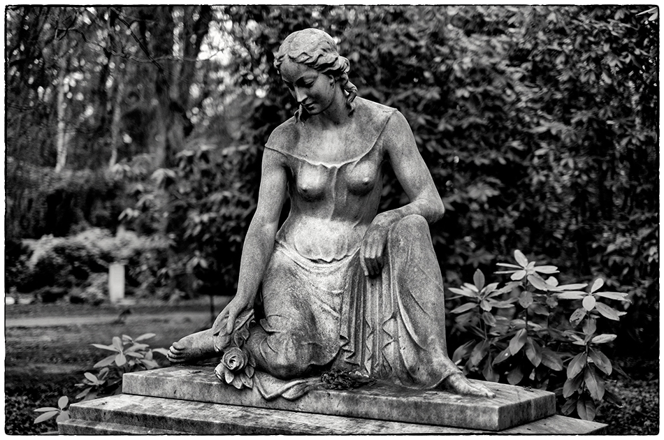 Grabmal Köser (1928) – »Die Sinnende« · Friedhof Ohlsdorf · Michael Wassenberg · 22.12.2019