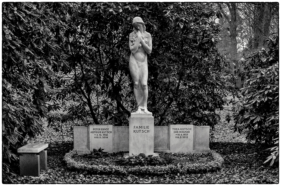 Grabmal Kutsch, ehemals Köser (1927) · Friedhof Ohlsdorf · Michael Wassenberg · 22.12.2019