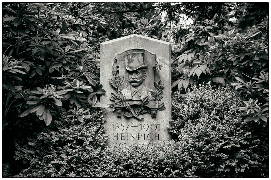 Grabmal Köllisch (1901) · Friedhof Ohlsdorf · Michael Wassenberg · 16.06.2019