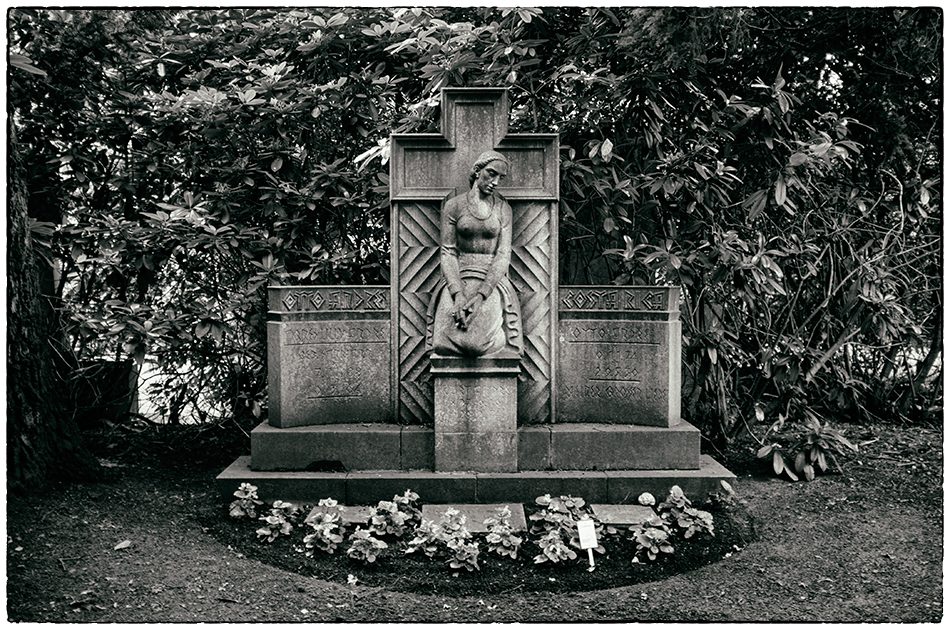 Grabmal André (1939) · Friedhof Ohlsdorf · Michael Wassenberg · 16.06.2019