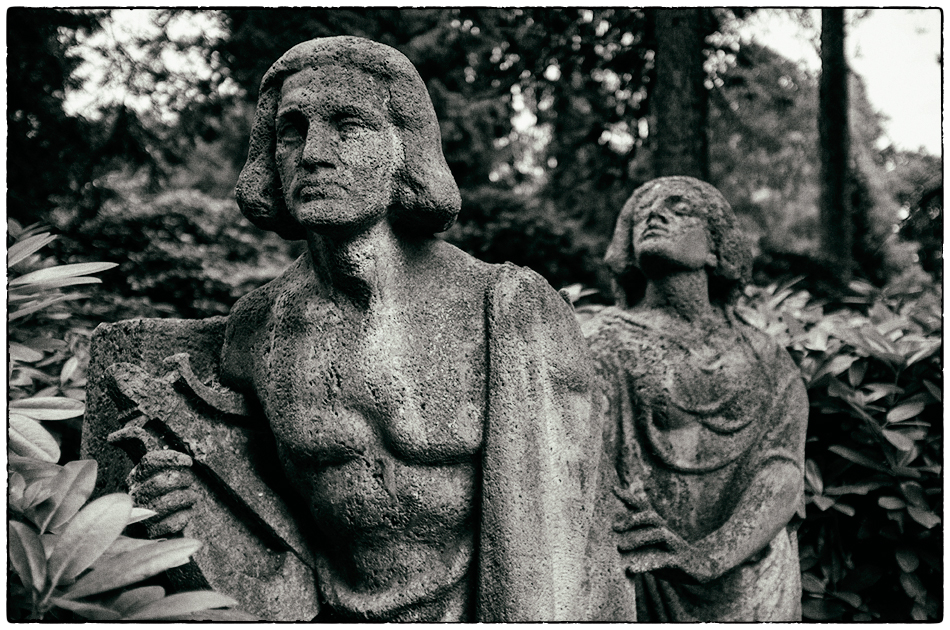 Grabmal Schumacher / Wulff (1920) · Friedhof Ohlsdorf · Michael Wassenberg · 16.06.2019