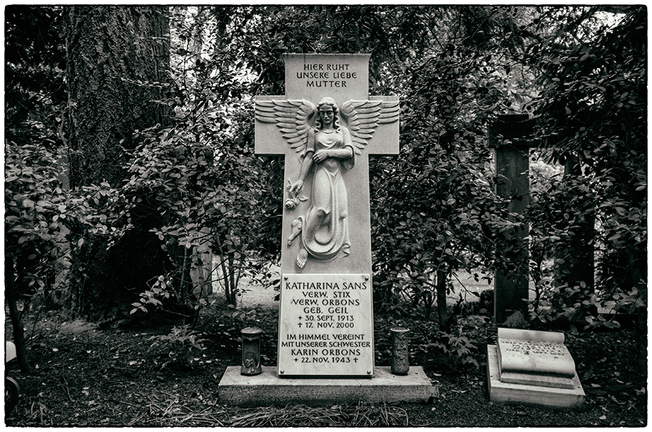Grabmal Sans – ehemals Grabmal Schaefer (1935) · Friedhof Ohlsdorf · Michael Wassenberg · 16.06.2019