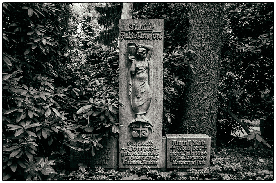 Grabmal Tomfort (1939) · Friedhof Ohlsdorf · Michael Wassenberg · 16.06.2019