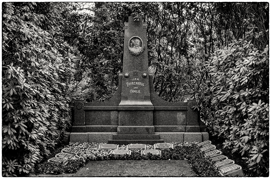 Grabmal Fahrenkrug (1904) · Friedhof Ohlsdorf · Michael Wassenberg · 11.04.2021