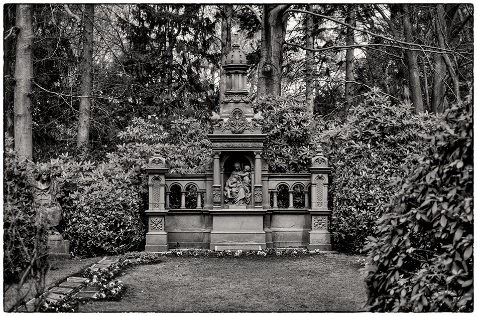Grabmal Heye/Nonne (1919) · Friedhof Ohlsdorf · Michael Wassenberg · 11.04.2021