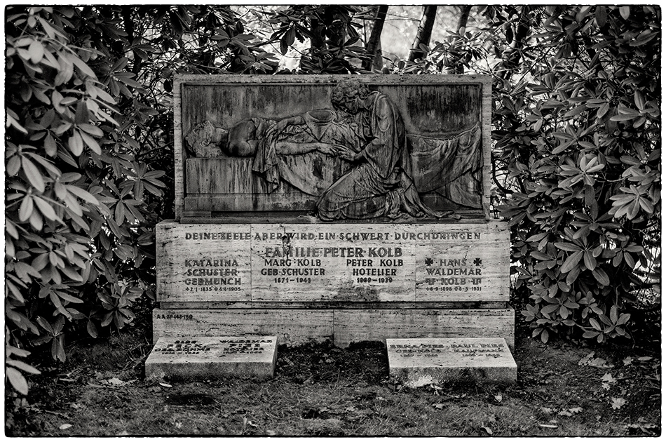 Grabmal Kolb (1931) · Friedhof Ohlsdorf · Michael Wassenberg · 11.04.2021