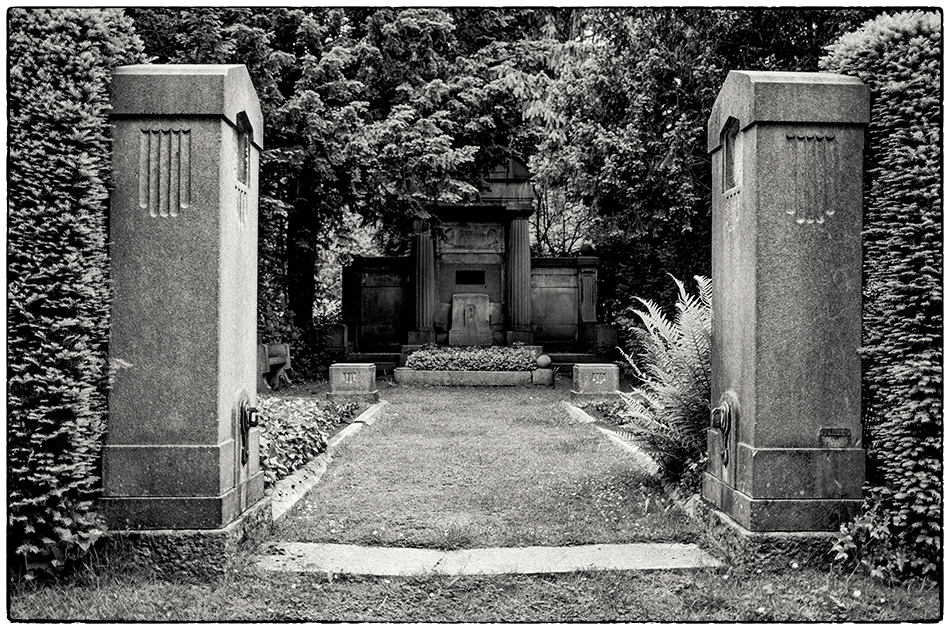 Grabmal Thörl (1909) · Friedhof Ohlsdorf · Michael Wassenberg · 06.06.2021